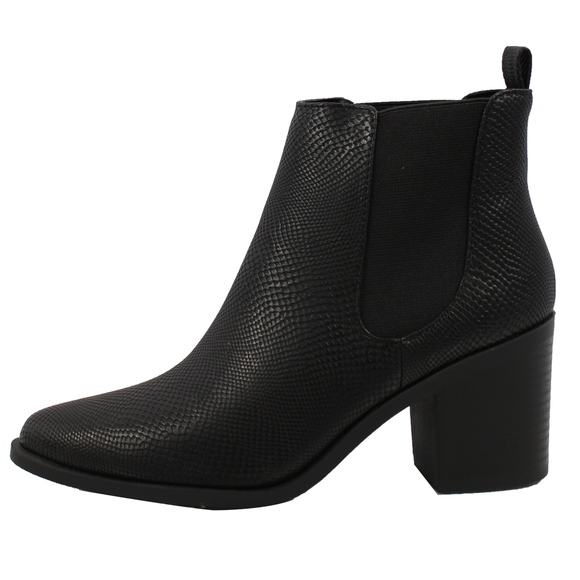 SODA Shoes - Size 6.5 Black Snake Texture Almond Toe Pull On